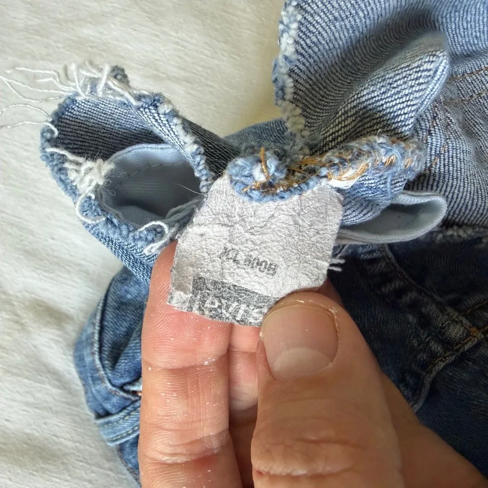 Y2K Levis 592 Micro Low Rise Denim Shorts Cut Off Frayed Hem Womens 25 - Picture 6 of 8